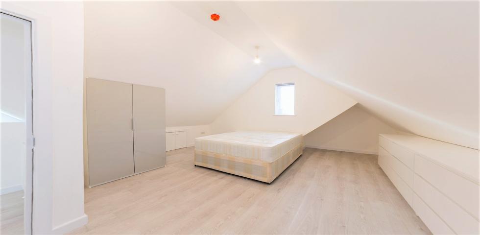 			RECENTLY REFURBISHED, 3 Bedroom, 1 bath, 1 reception Flat			 Harrowdene Road, WEMBLEY 